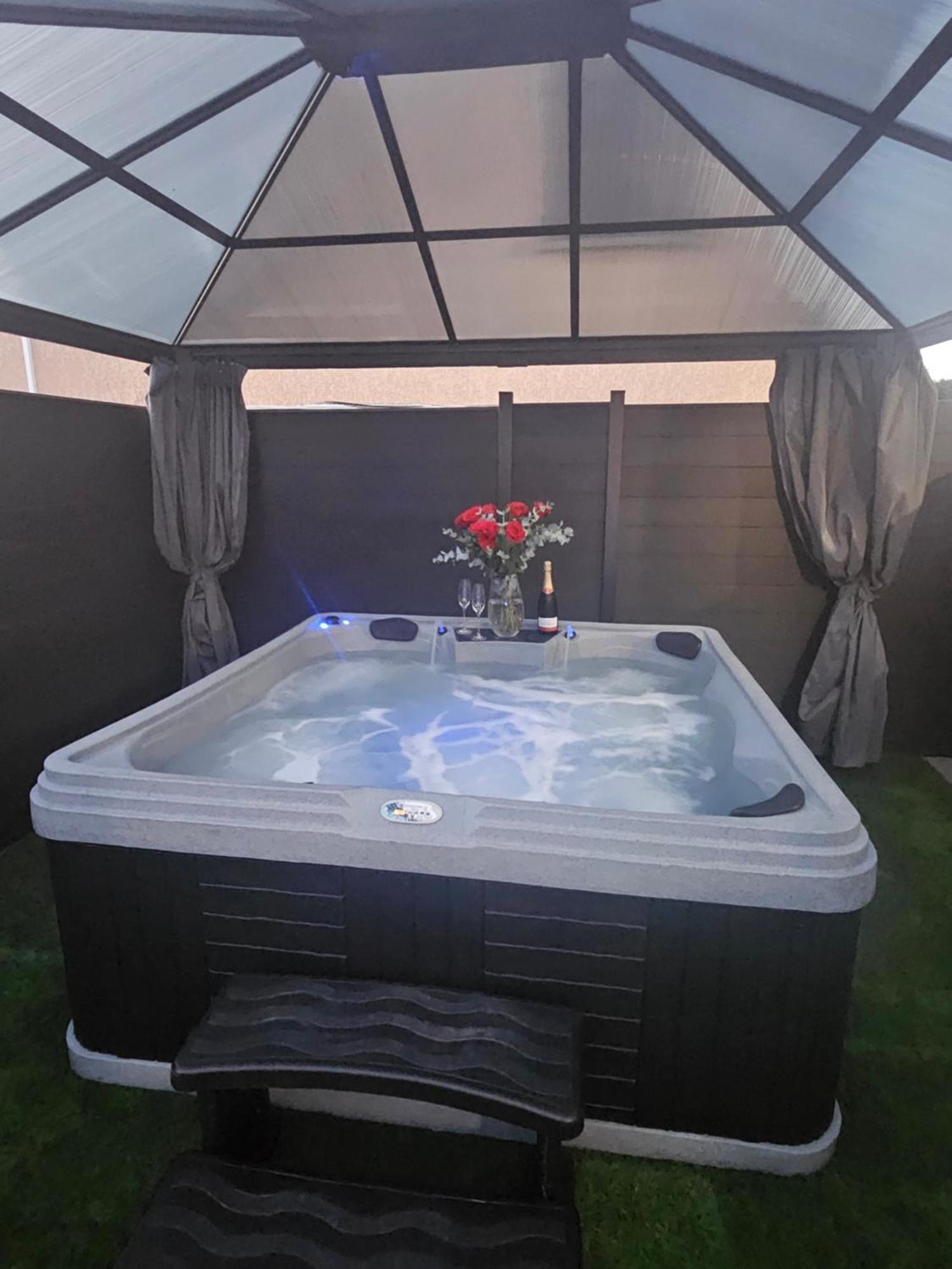 Hebergement Privee Jaccuzzi En Supplement Saint-Clair-du-Rhone Exteriör bild