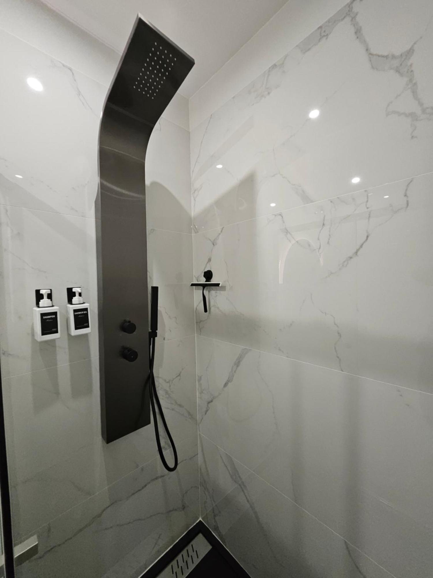 Hebergement Privee Jaccuzzi En Supplement Saint-Clair-du-Rhone Exteriör bild